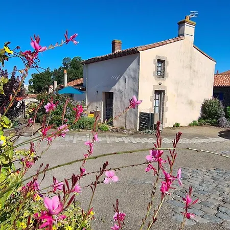 Dom wakacyjny Maison Huchet A 10min Du Parc Le Puy Dufou Mallievre