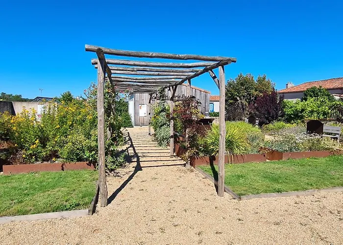 Maison Huchet A 10min Du Parc Le Puy Dufou Сasa de vacaciones *