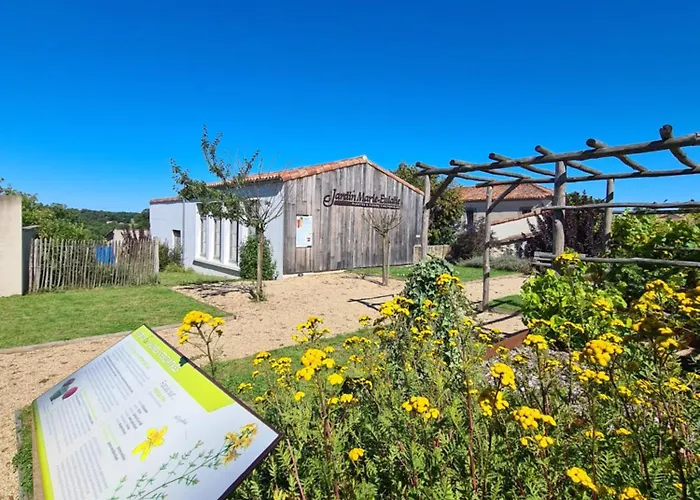 Сasa de vacaciones Maison Huchet A 10min Du Parc Le Puy Dufou Mallievre